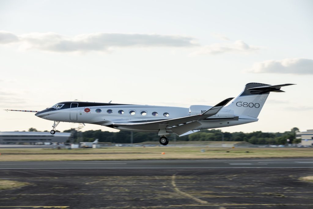 The all-new ultralong-range Gulfstream G800 has made its first international flight