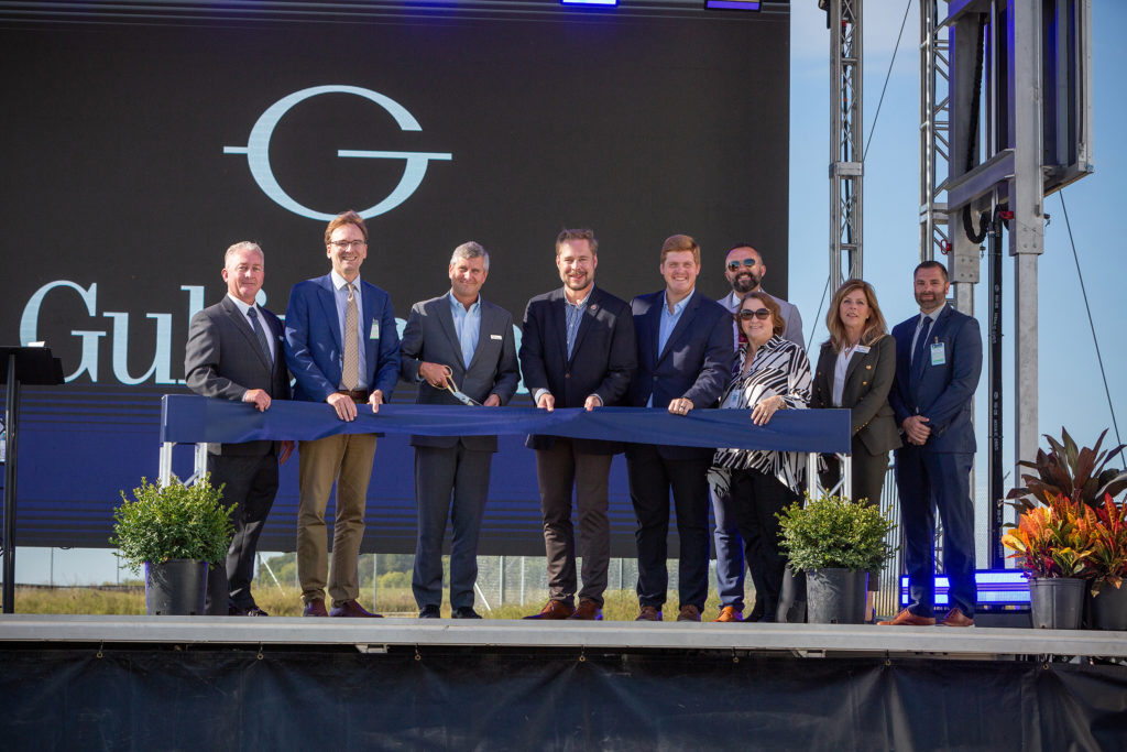 Gulfstream Aerospace has opened its new paint hangar in Appleton, Wisconsin, which is also home to a Gulfstream Service Center and a large-cabin completions facility