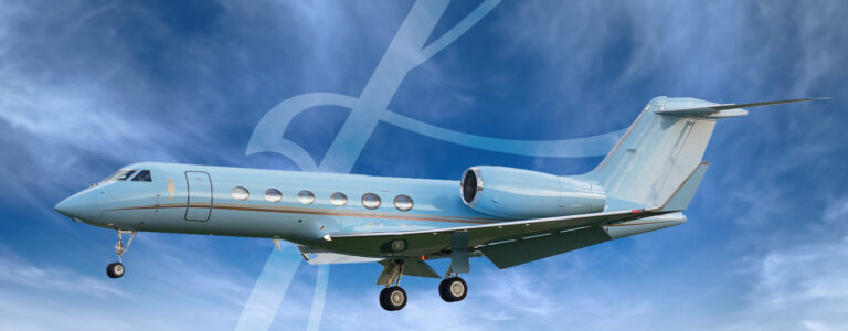 Gulfstream G450 business jet in flight