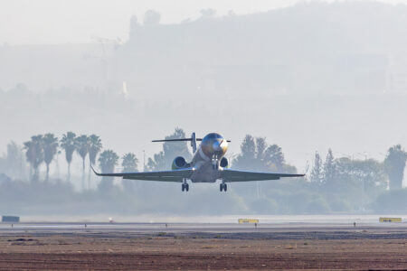 Gulfstream G300 completes first flight Gulfstream Aerospace has announced its G300 has made its first flight, officially launching its flight test program