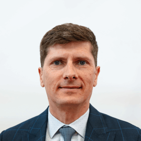 The managing director of Jetron discusses how years of hands-on experience in aircraft sales shaped the company's advisory-driven approach