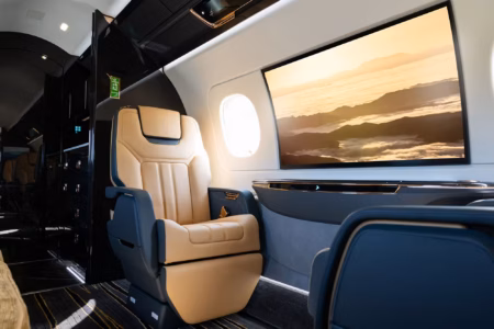 Flexjet takes delivery of first Embraer Praetor 600E Flexjet has taken delivery of the first customer Praetor 600E, Embraer's new super-midsize business jet