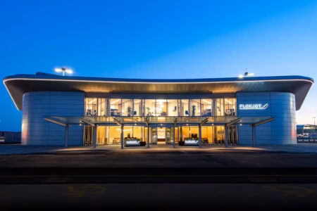Flexjet has officially opened its first dedicated private terminal in Europe, a US$34 million, 2,098sq m (22,583sq ft) facility at Farnborough Airport